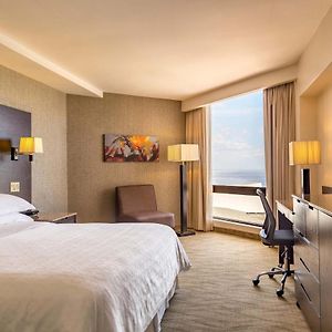 Club Club Level King Room